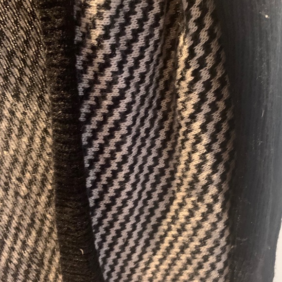 Black and white cardigan - Picture 2 of 3